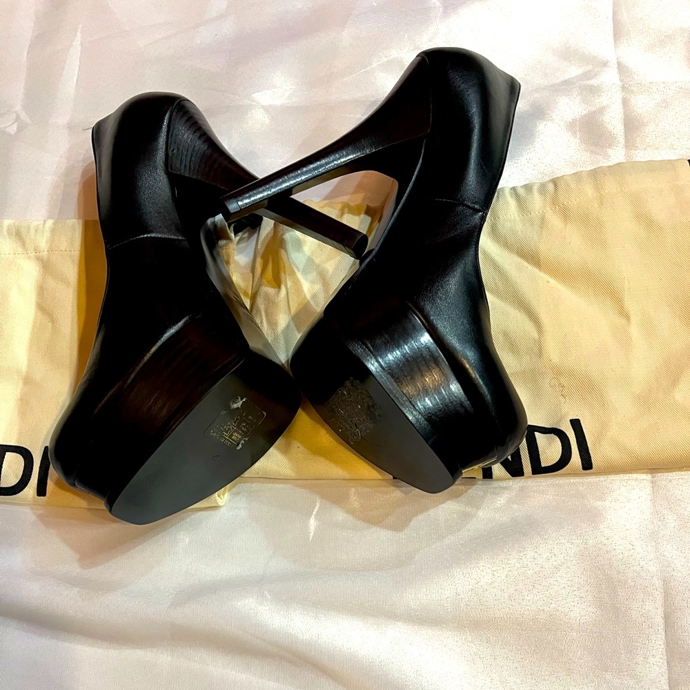 Fendi pumps black size 8 1/2